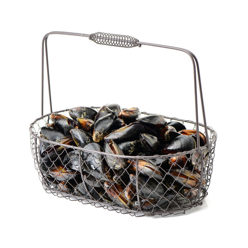 Fresh steamed mussels in garlic white wine sauce