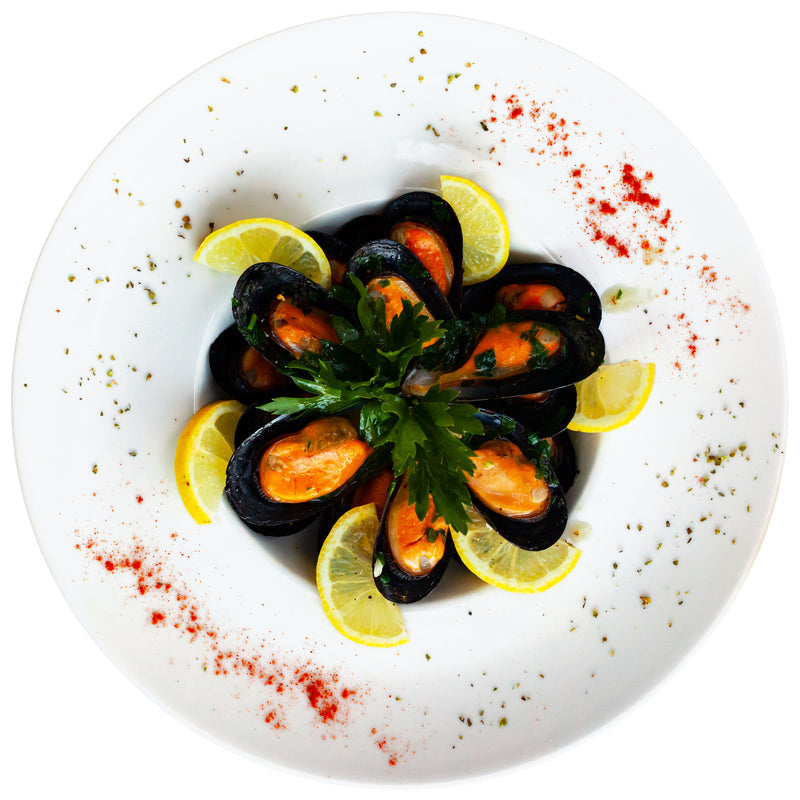 Fresh mussels in a bowl ready for cooking