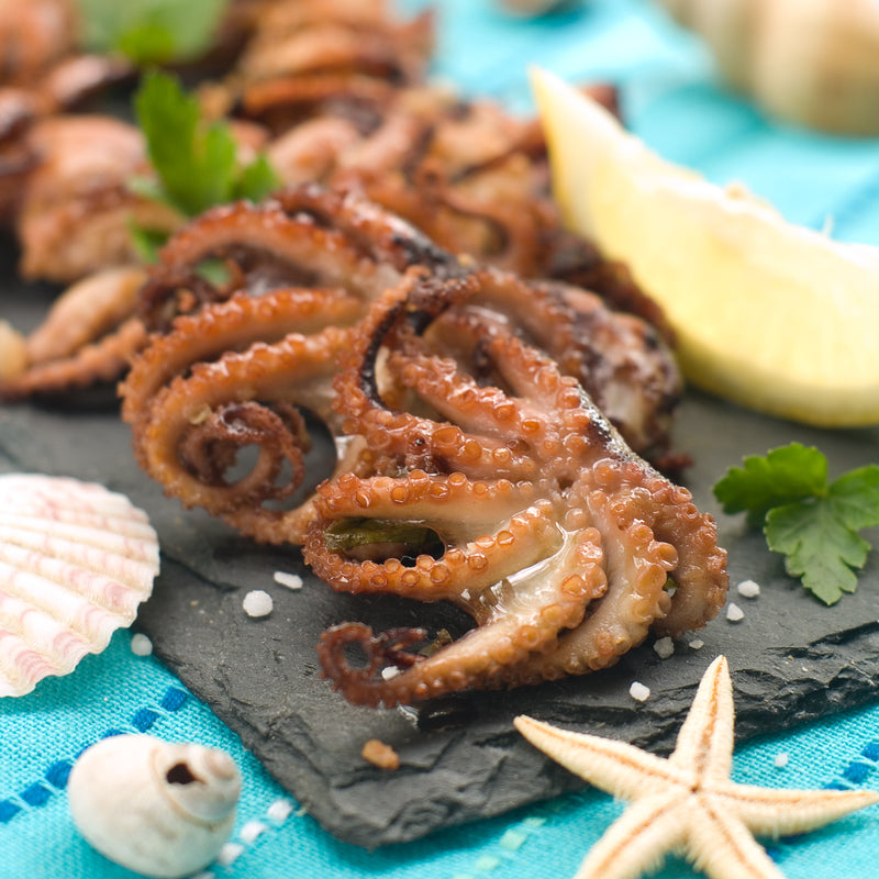 Fresh seafood platter showcasing a variety of fish and shellfish for a healthy diet