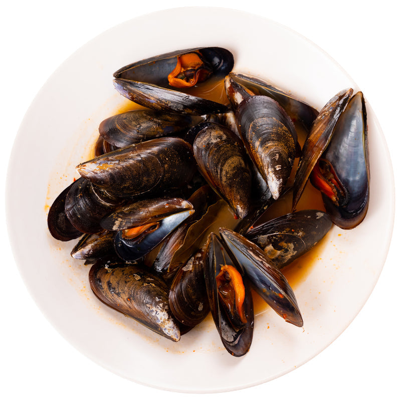 Fresh mussels in a bowl ready for cooking