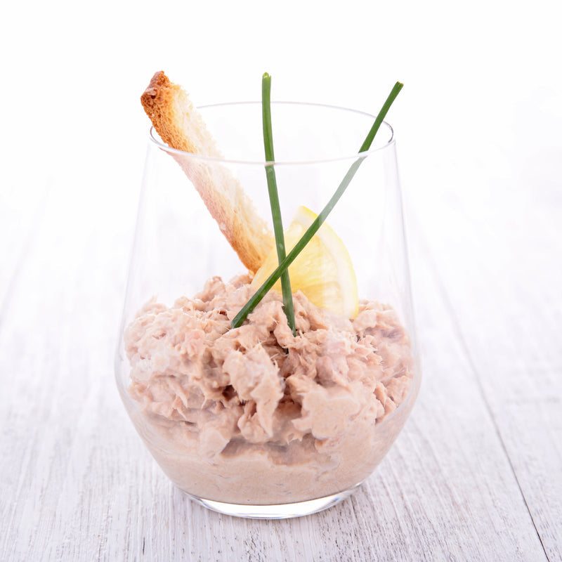 Perfectly smoked tuna steak with wood chips and herbs – smoking techniques guide