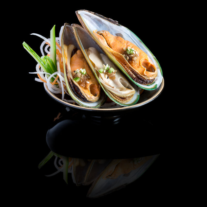 Fresh mussels with tender meat showcasing their texture and flavor