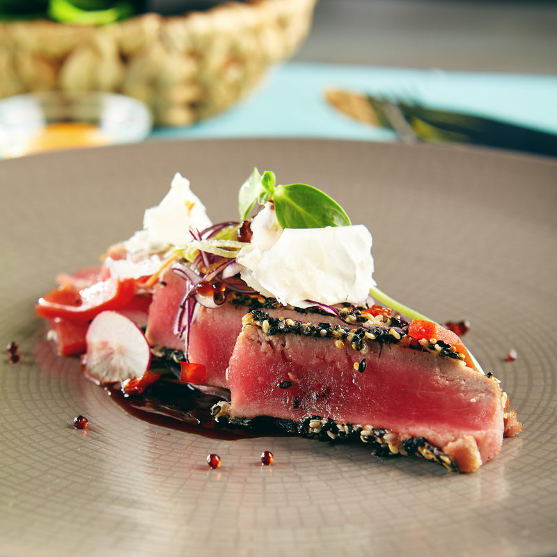 A Comprehensive Guide to Pairing Smoked Tuna with Wine