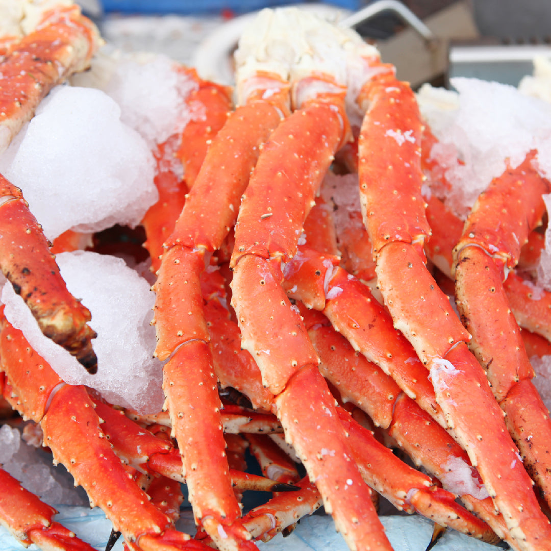 King crab legs size comparison — jumbo, colossal, large, and medium Alaskan king crab